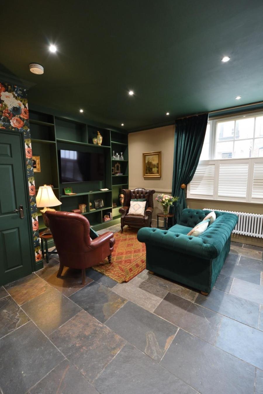 Samuels' A Duplex Apartment By Spires Accommodation In Lichfield City Centre Exterior foto